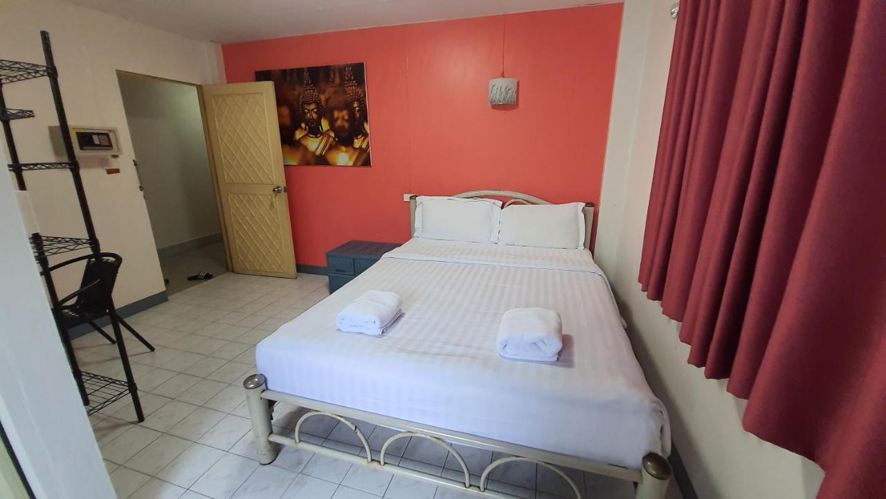 פאטאיה D.D. Inn Beach Guesthouse מראה חיצוני תמונה