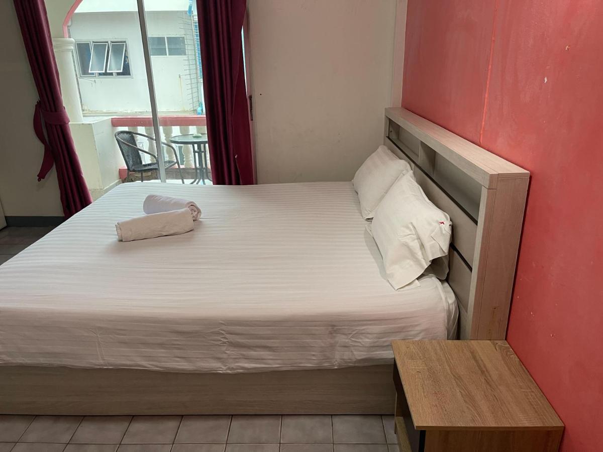פאטאיה D.D. Inn Beach Guesthouse מראה חיצוני תמונה